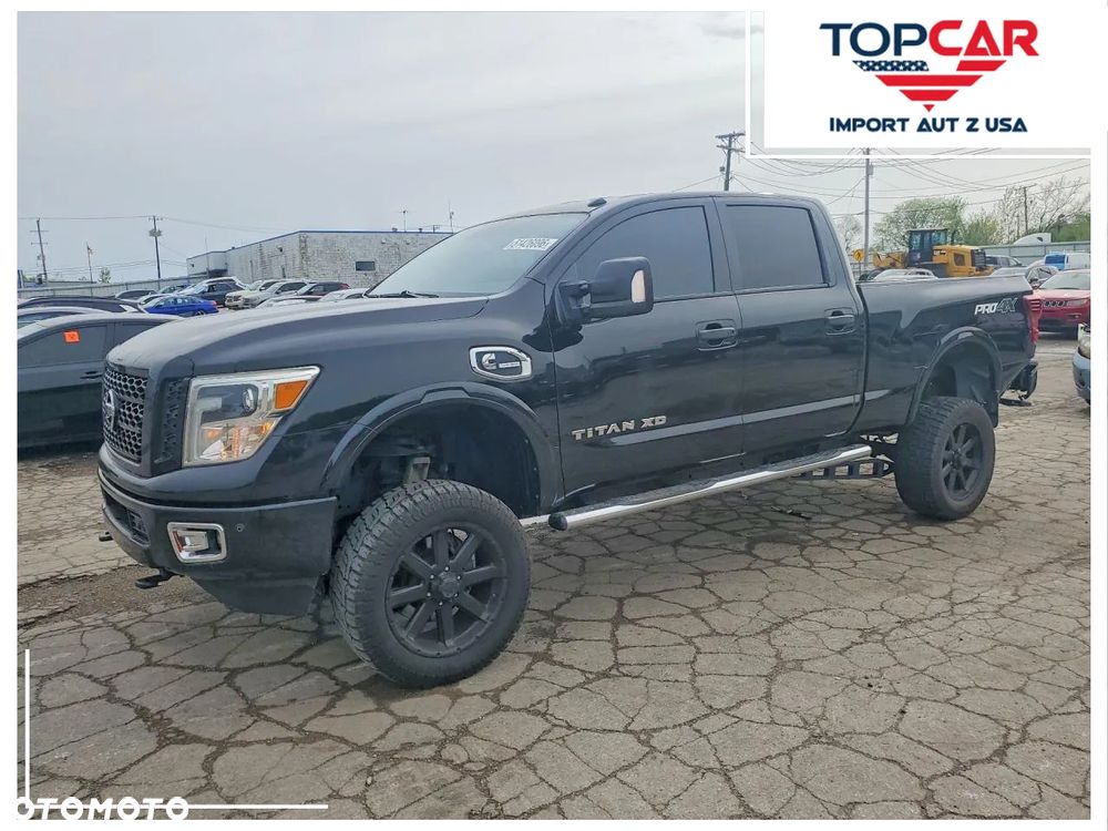 Nissan Titan - 1