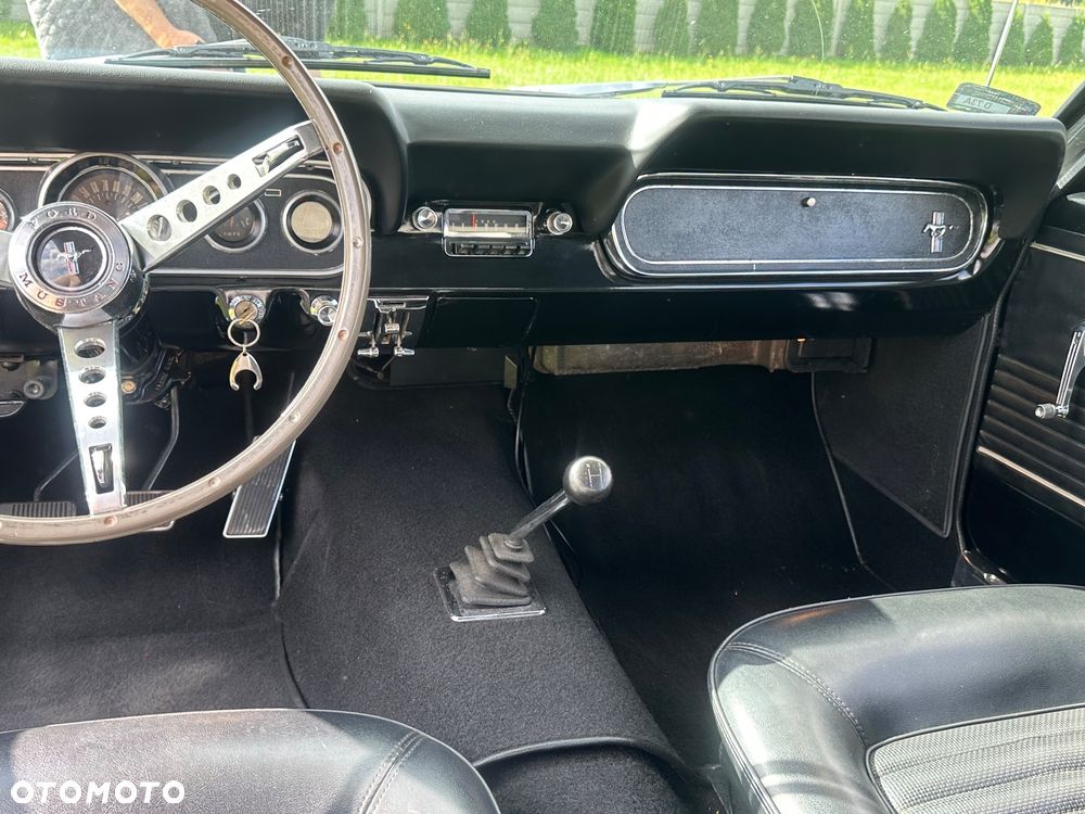Ford Mustang - 37