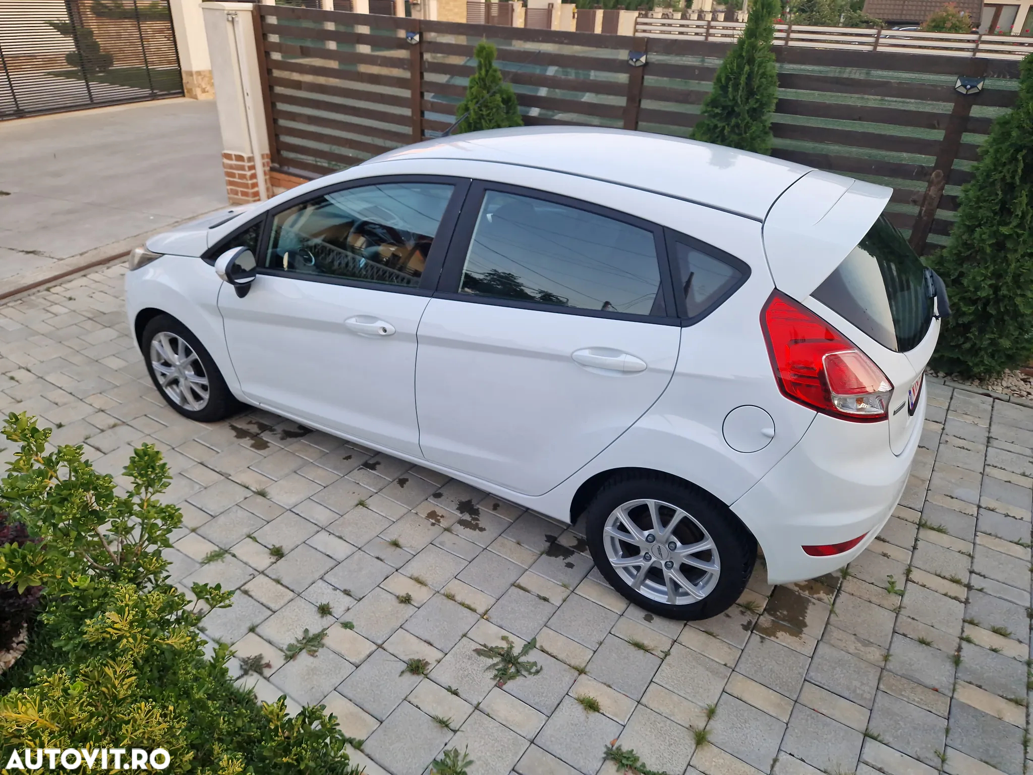 Ford Fiesta 1.6 TDCi DPF Trend - 13