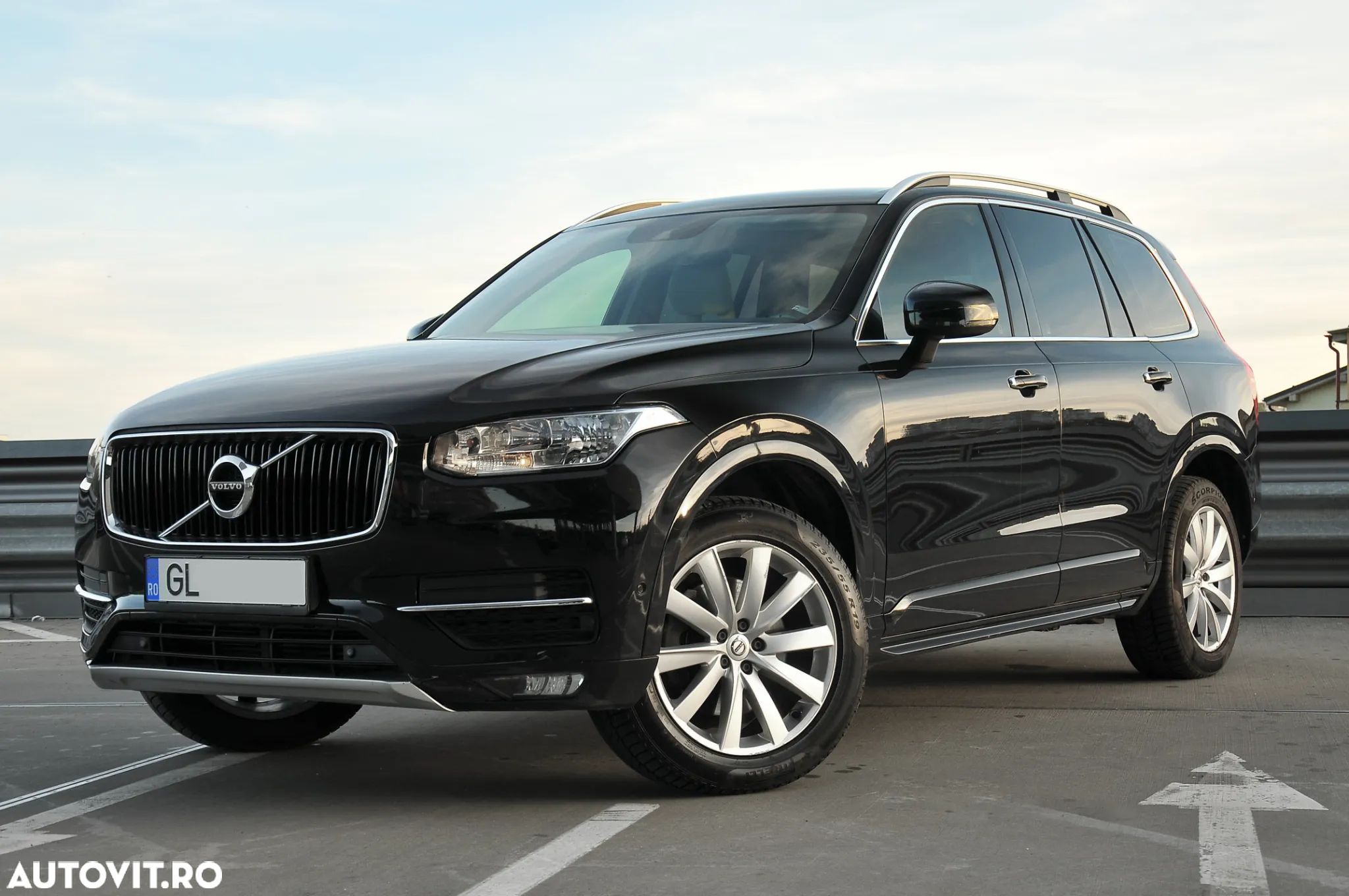 Volvo XC 90 D5 AWD Geartronic RDesign - 1