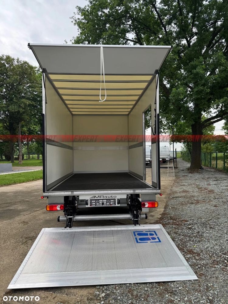 Renault MASTER AUTOMAT Kontener + Winda 750KG - 24
