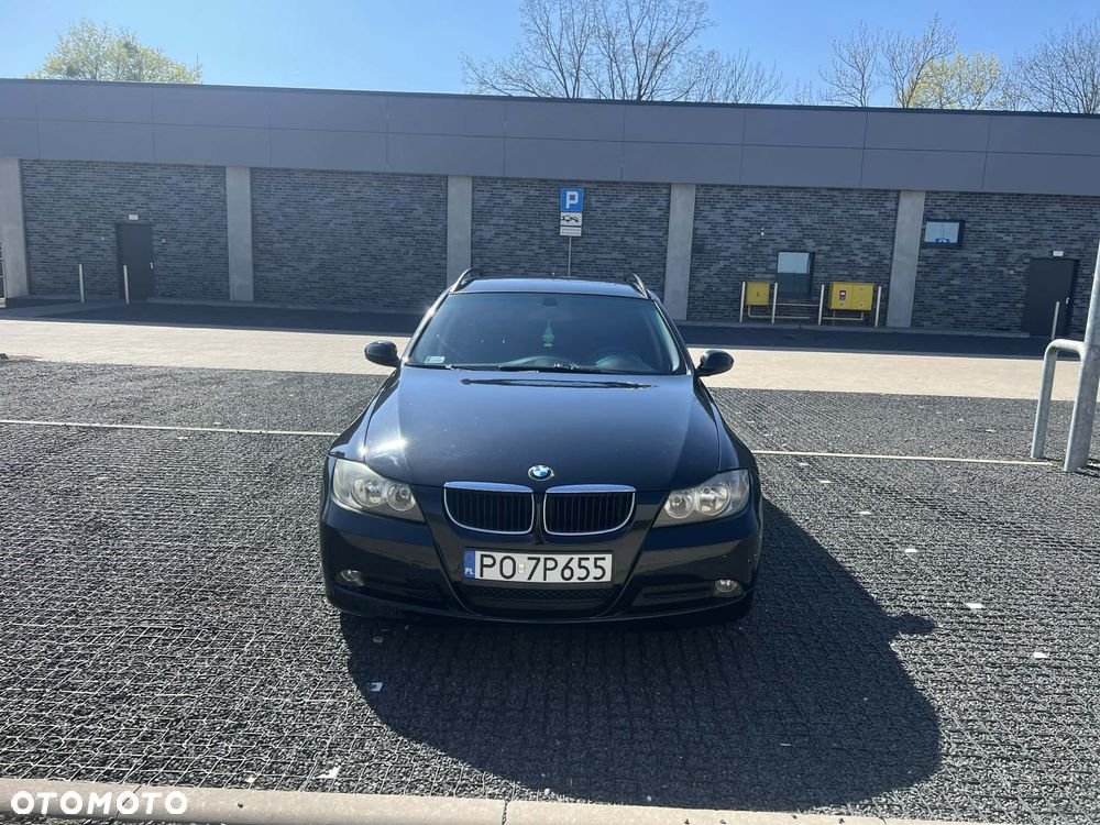 BMW Seria 3 318i - 4