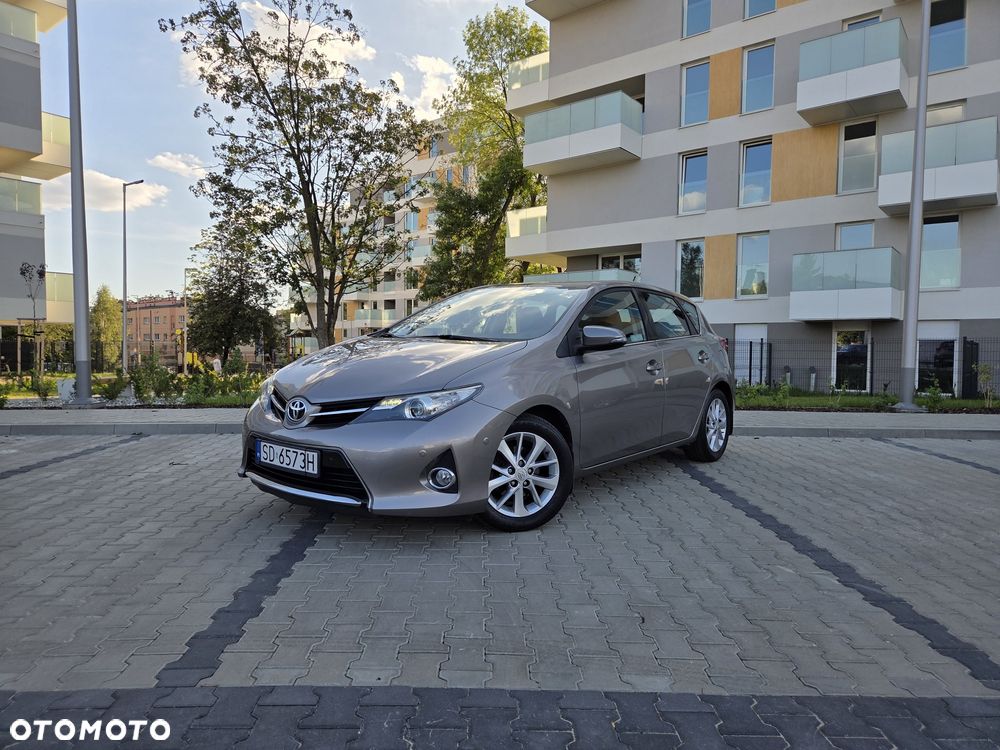 Toyota Auris - 1