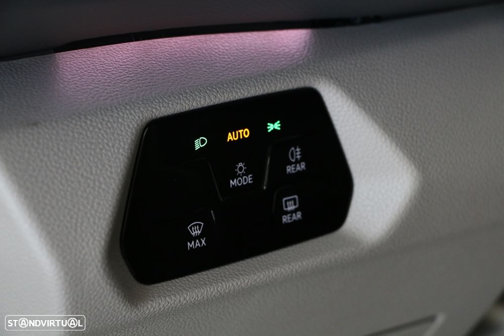 VW Multivan 1.5 TSI e-Hybrid Life DSG - 44