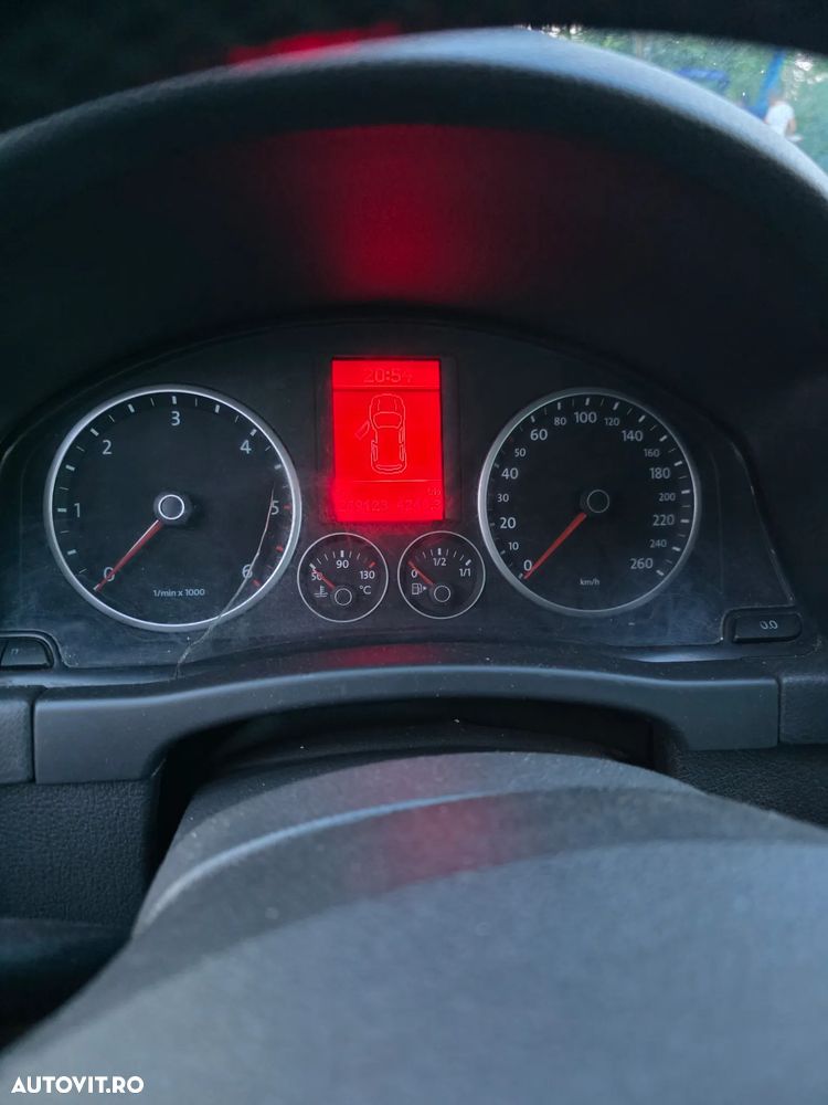 Volkswagen Tiguan - 8