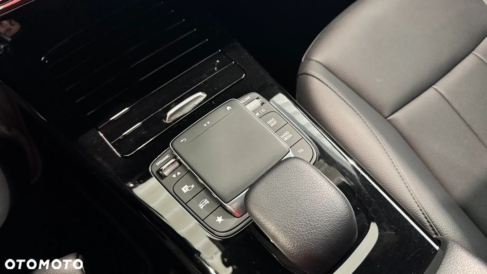 Mercedes-Benz CLA 180 Progressive 7G-DCT - 27