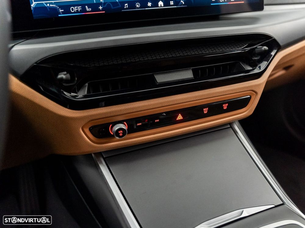 BMW 420 Gran Coupé i Pack Desportivo M Auto - 24