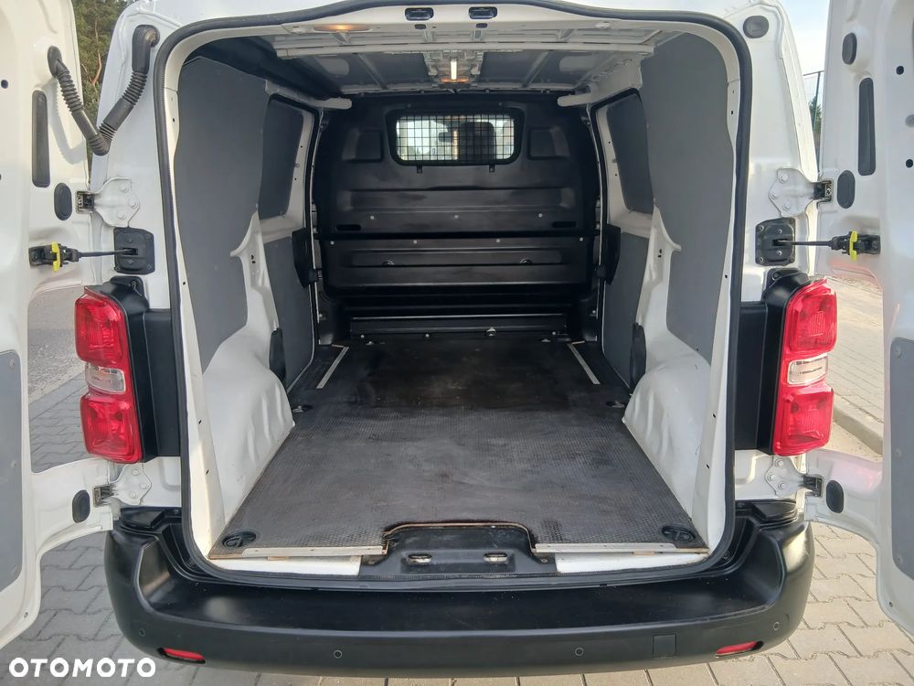 Peugeot Expert - 8
