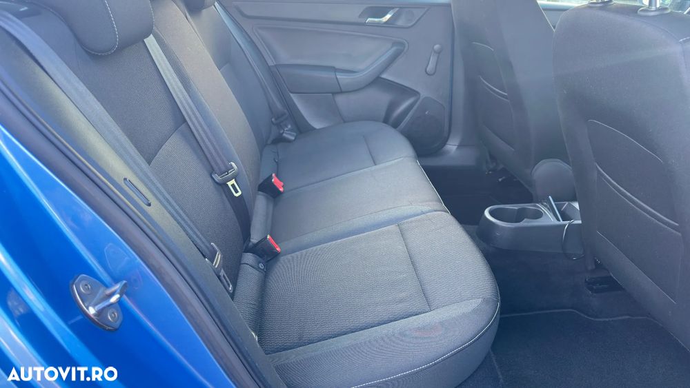 Skoda RAPID 1.2 TSI Ambition - 13