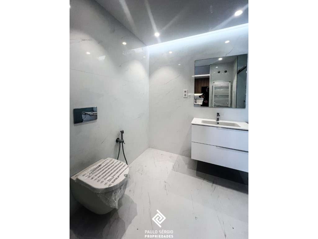 Apartamento T0 com terraço e garagem no Centro de Vila Nova de Gaia - Grande imagem: 5/12