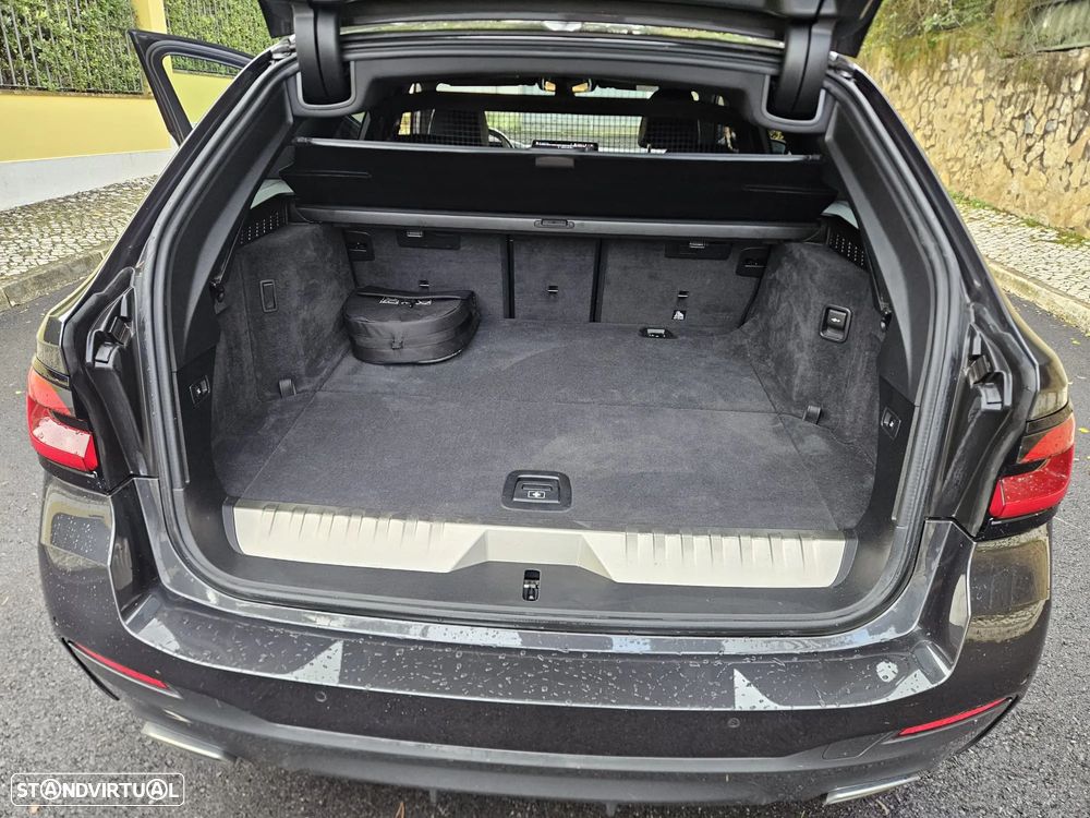 BMW 530 e Pack Desportivo M - 9