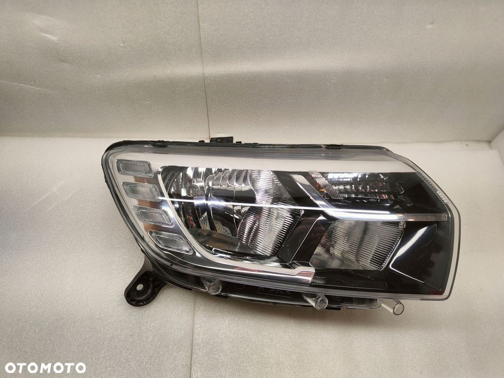dacia sandero i zw z led lampa prawy przód 260105925r - 1