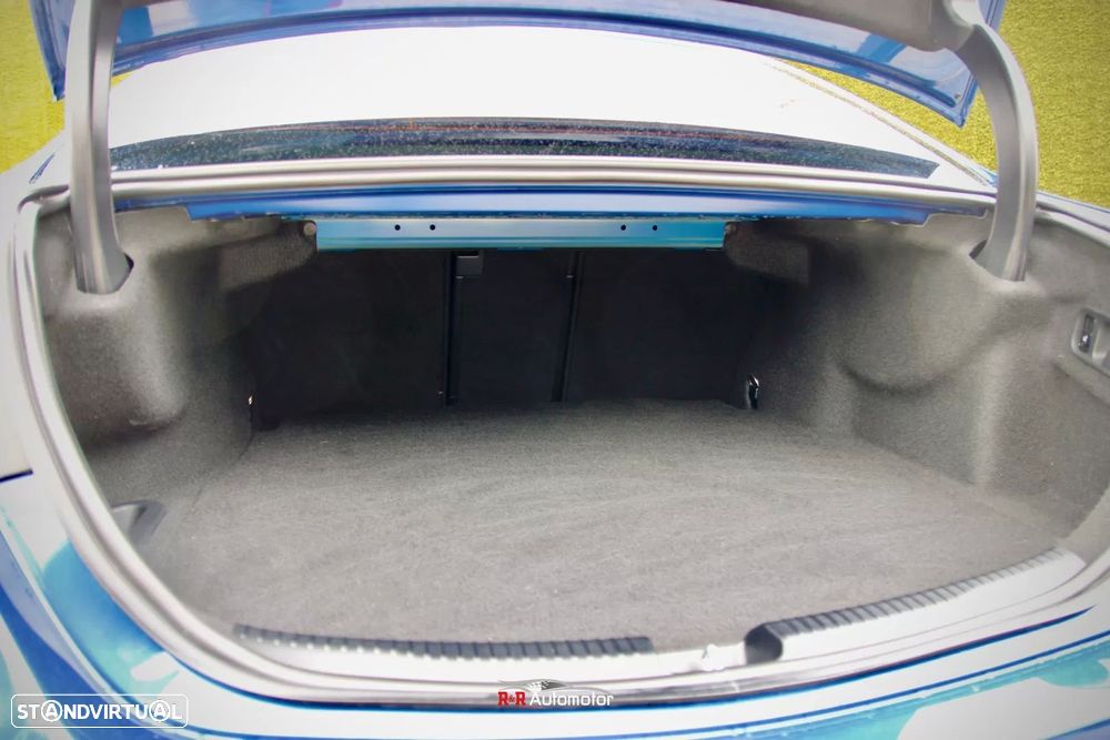 Mercedes-Benz C 300 e AMG Line - 48