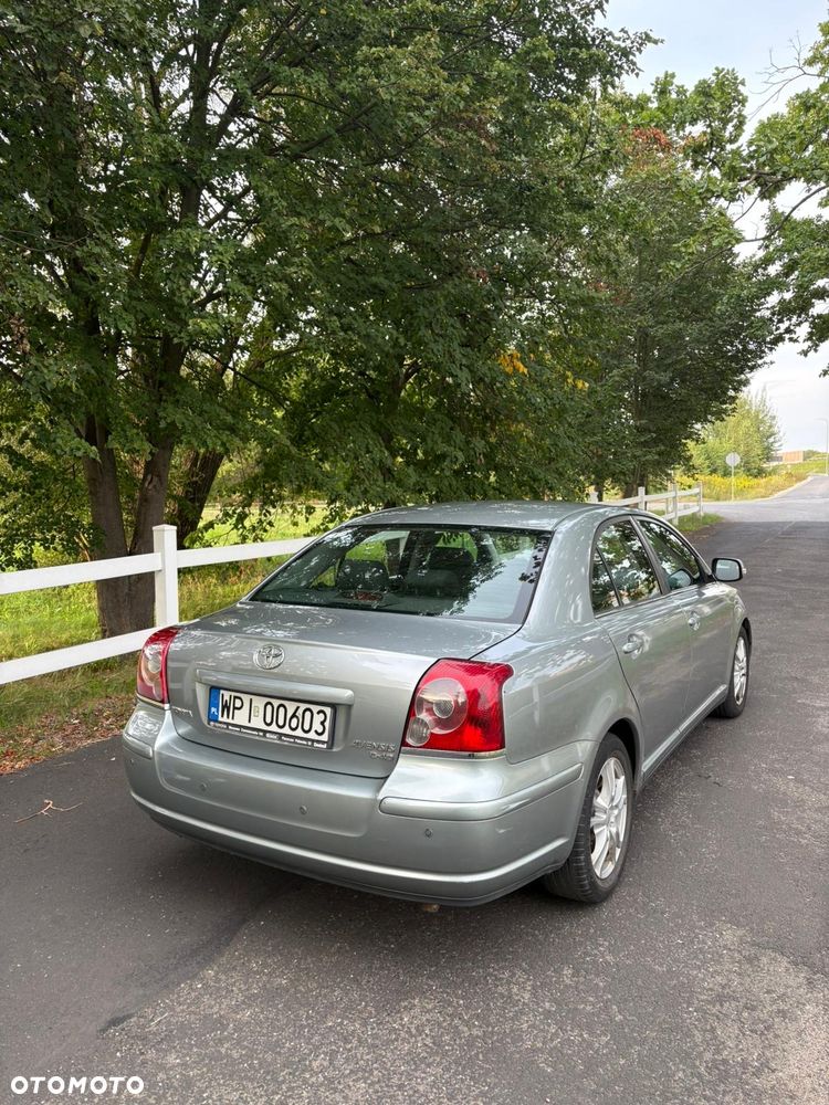 Toyota Avensis 2.0 D-4D Luna - 14