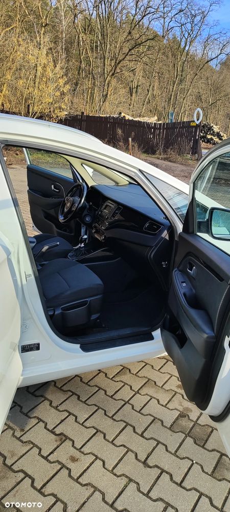 Kia Carens - 22