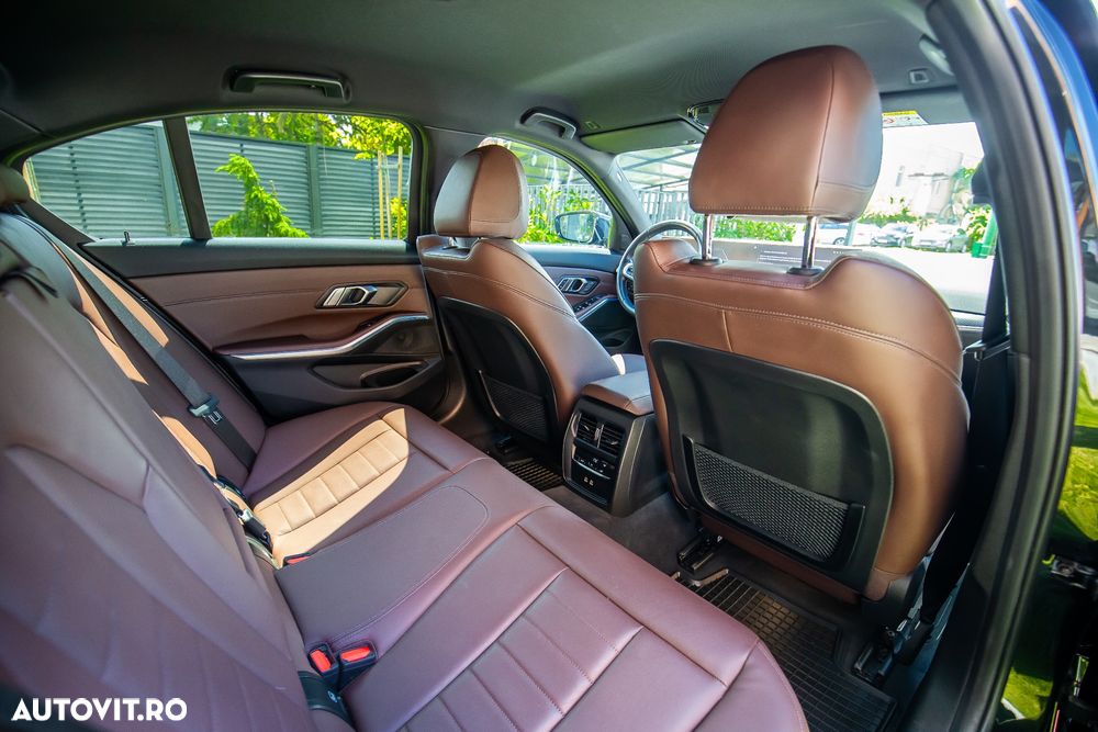 BMW Seria 3 330i xDrive Aut. - 14