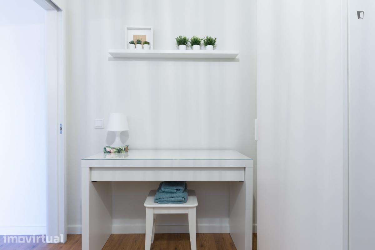 Quarto - localizado em Senhora da Hora Porto - Grande imagem: 4/19