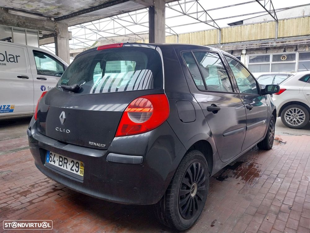 Renault Clio 1.2 16V Confort - 1