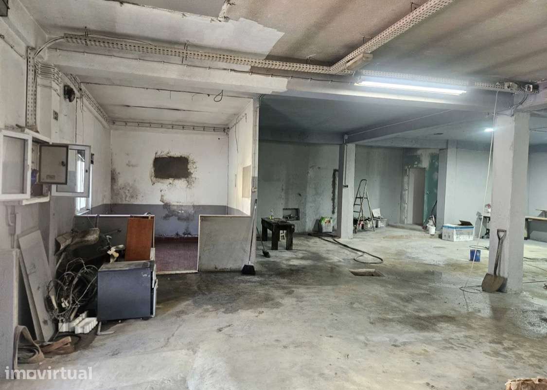 Armazem 200m2 na ponte da bica
1.500 €
Negociável - Grande imagem: 5/9