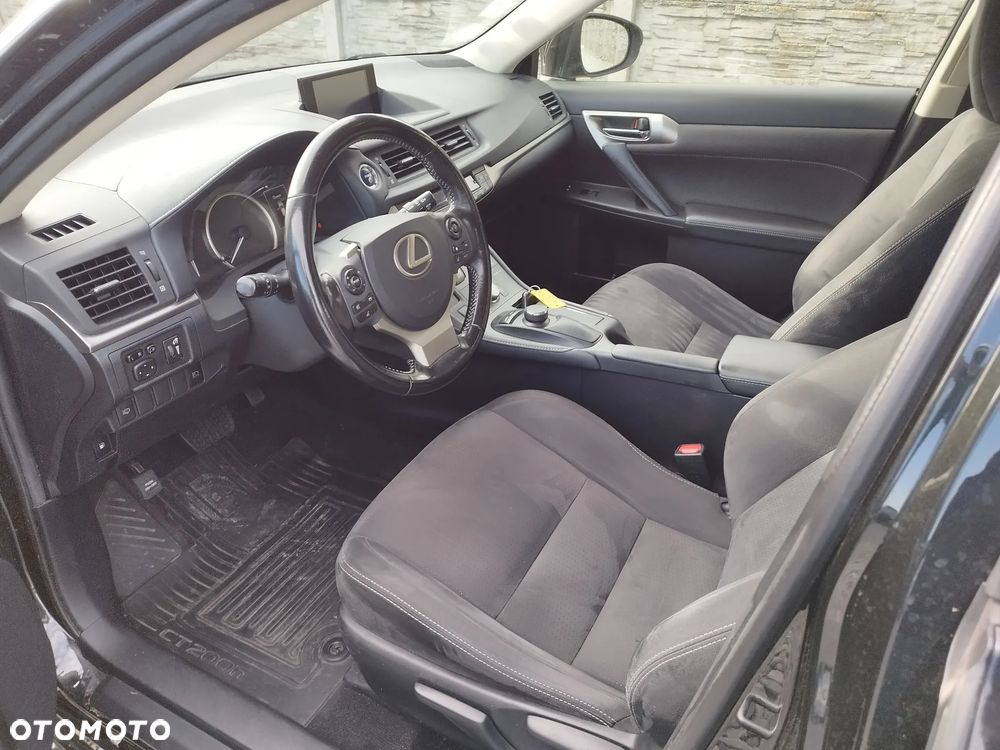 Lexus CT - 7