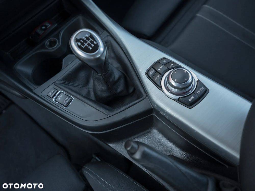BMW Seria 1 116i Sport Line - 30