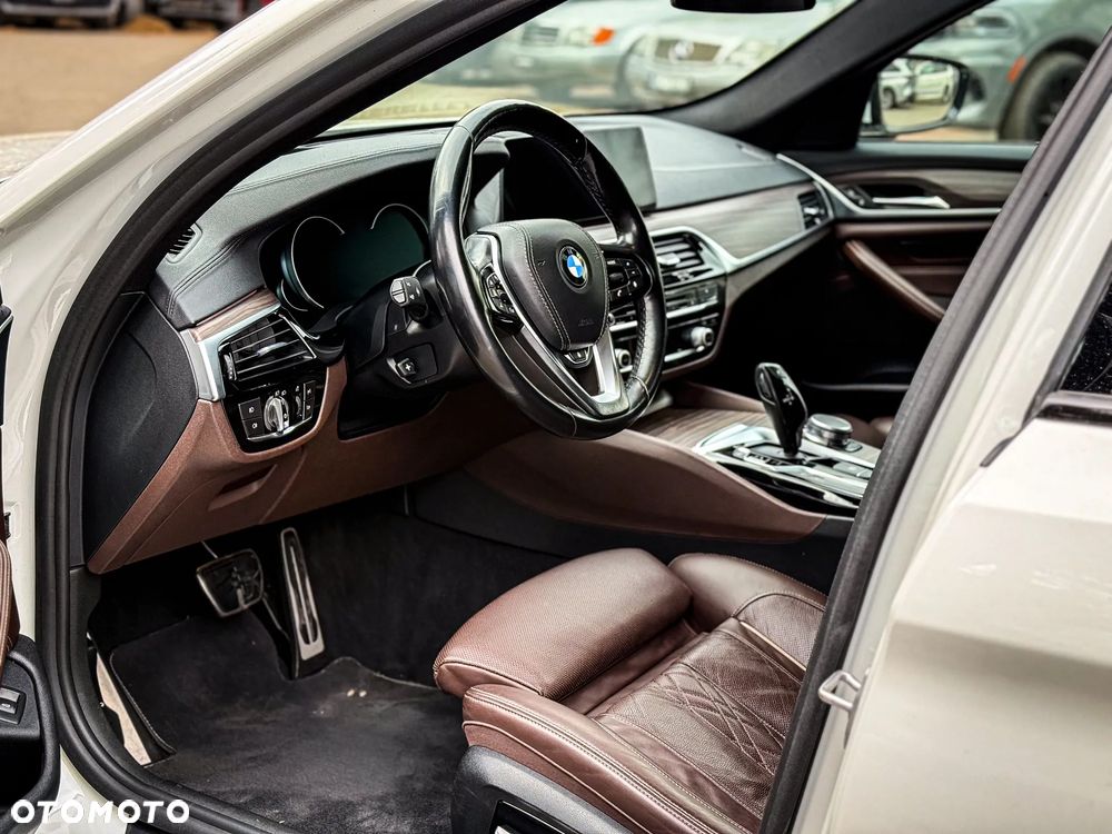 BMW Seria 5 520d xDrive M Sport Edition - 7