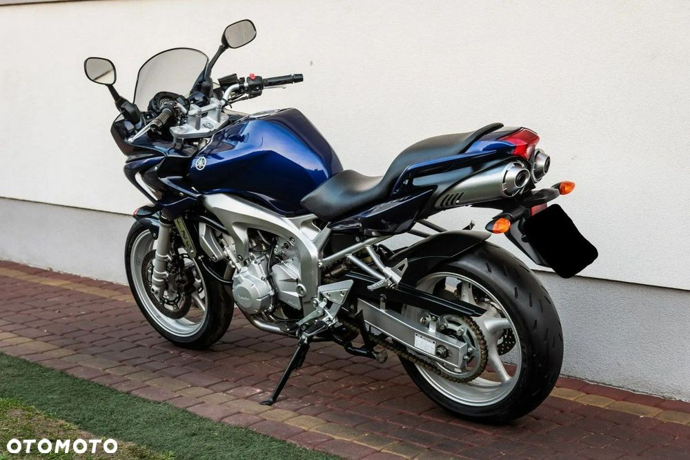 Yamaha FZ - 4