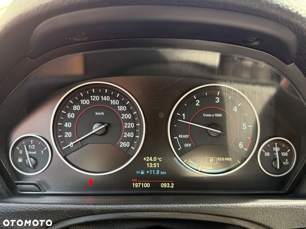 BMW Seria 3 320d Efficient Dynamic Edition Sport Line - 33