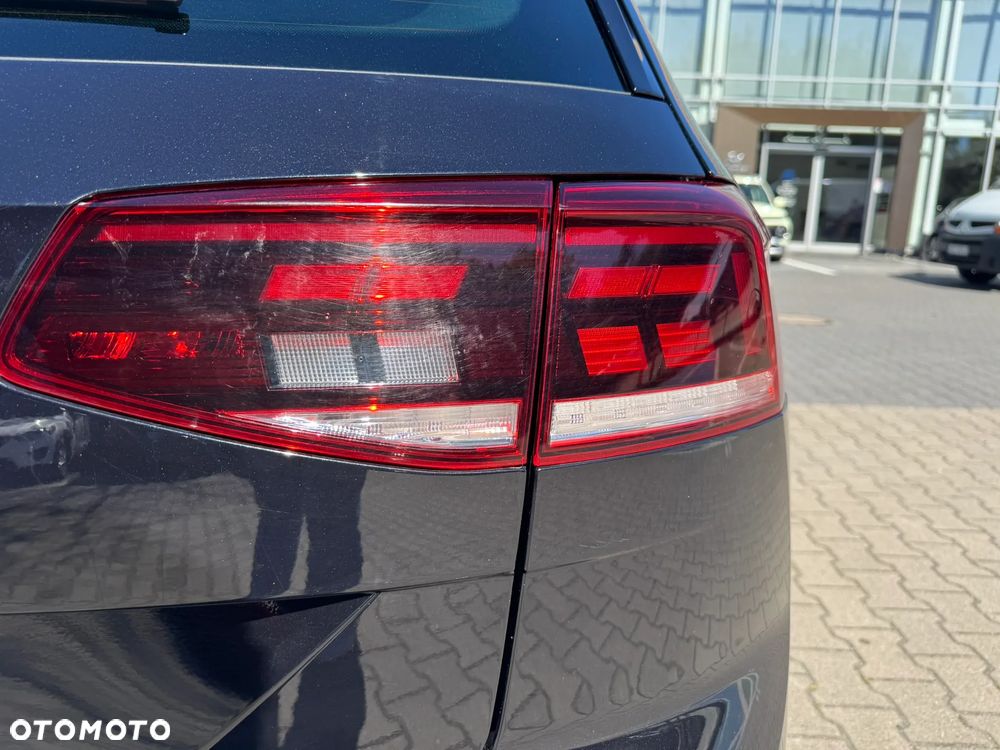 Volkswagen Passat 2.0 TSI Elegance DSG - 25