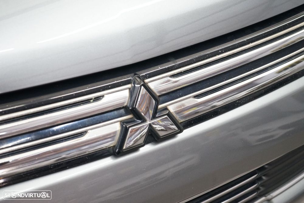 Mitsubishi Outlander 2.0 4WD Plus - 8