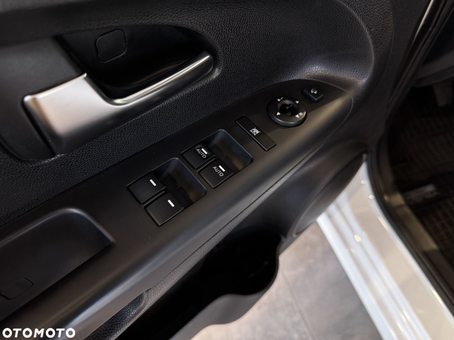 Kia Venga - 15