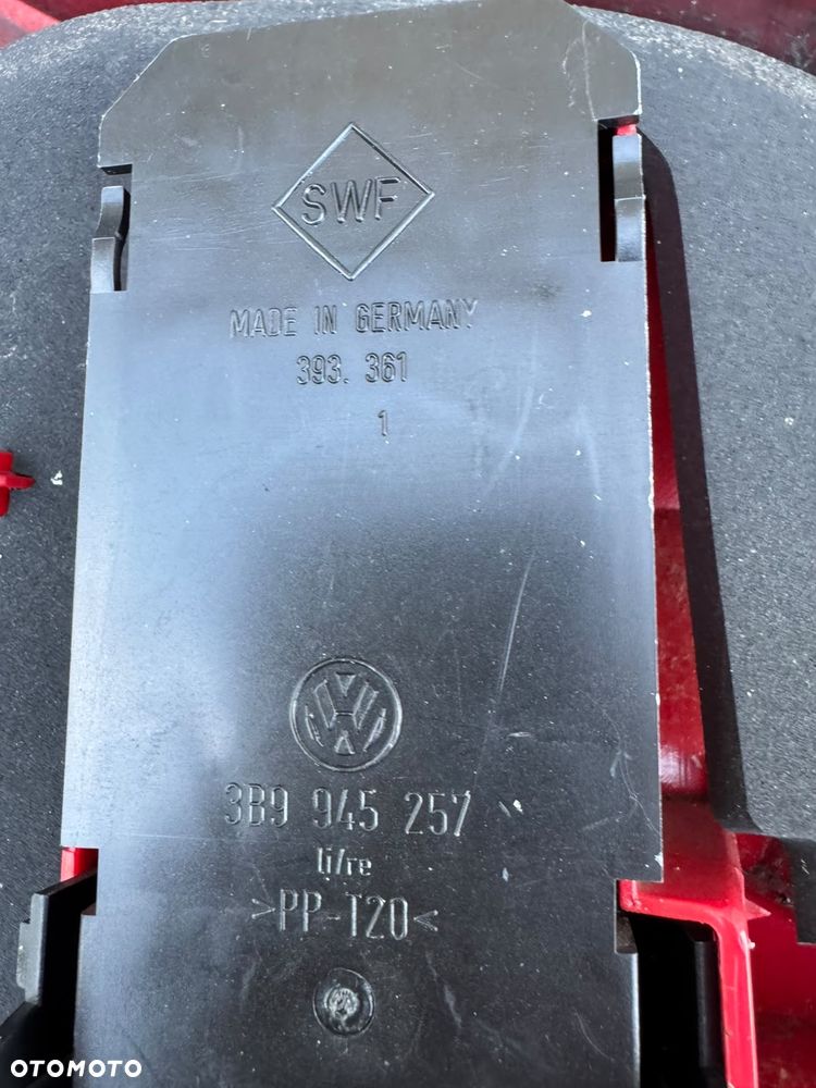 Lampa prawy tył Volkswagen Pasat B5 kombi - 3