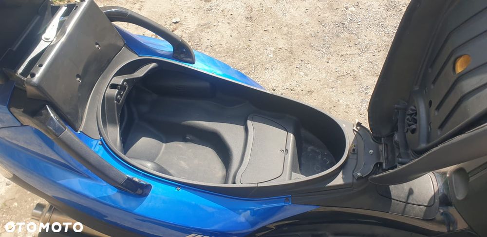 Piaggio MP-3 - 6