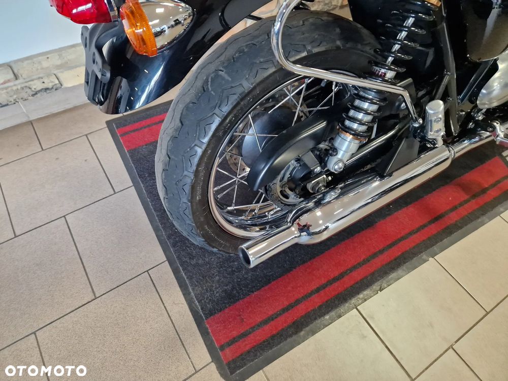 Triumph Bonneville - 23