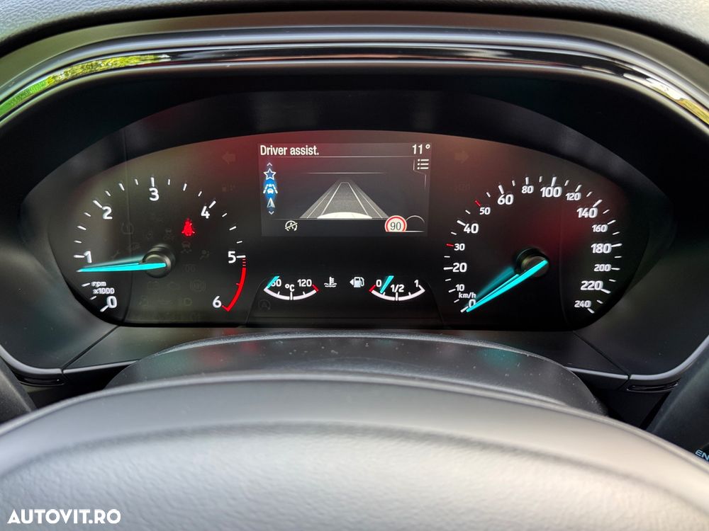 Ford Focus 1.5 EcoBlue Start-Stopp-System ST-LINE STYLE - 38