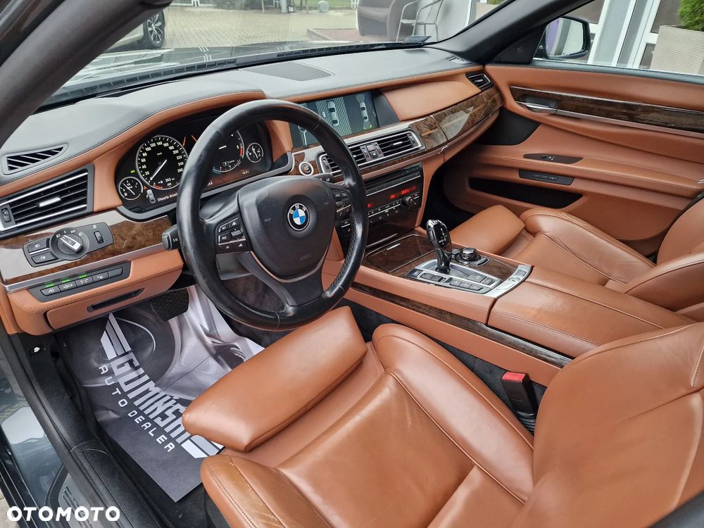 BMW Seria 7 740d xDrive - 17