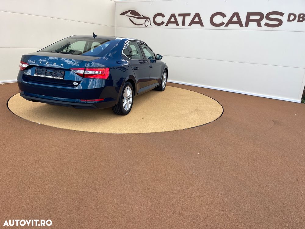 Skoda Superb 2.0 TDI DSG Premium Edition - 14