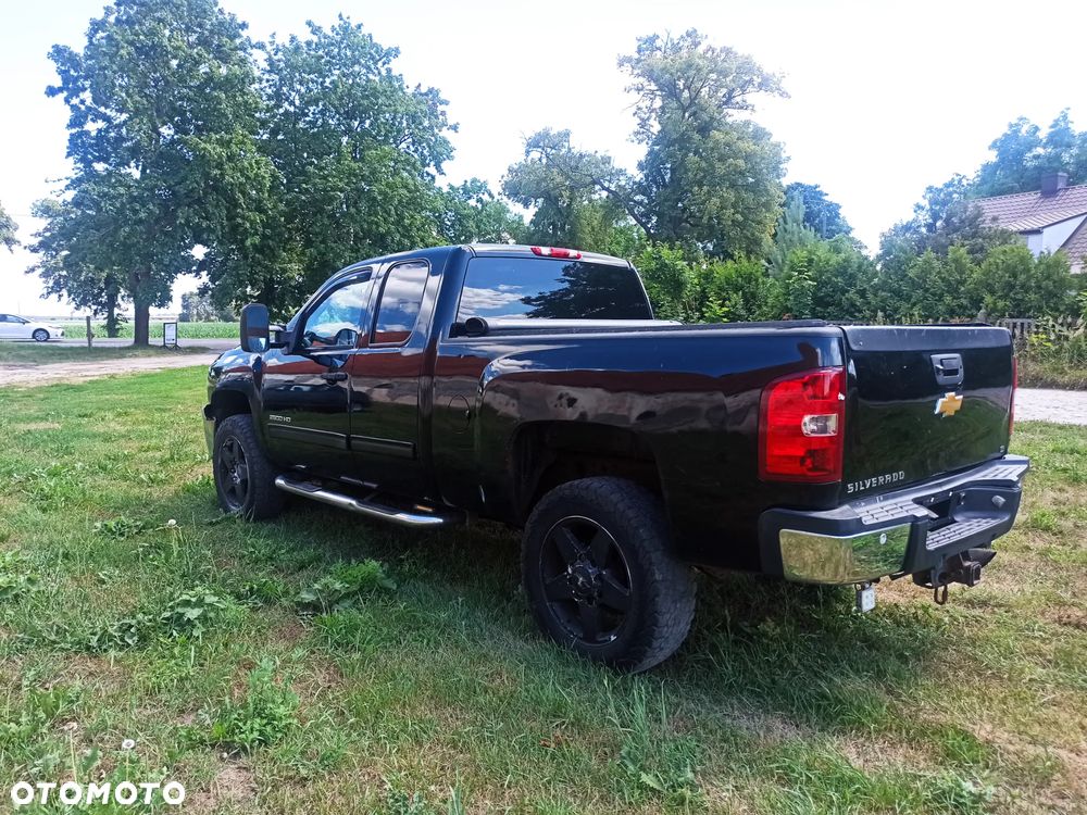 Chevrolet Silverado - 4