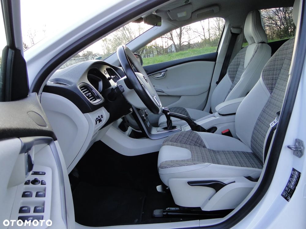 Volvo V40 Cross Country D3 Ocean Race - 5