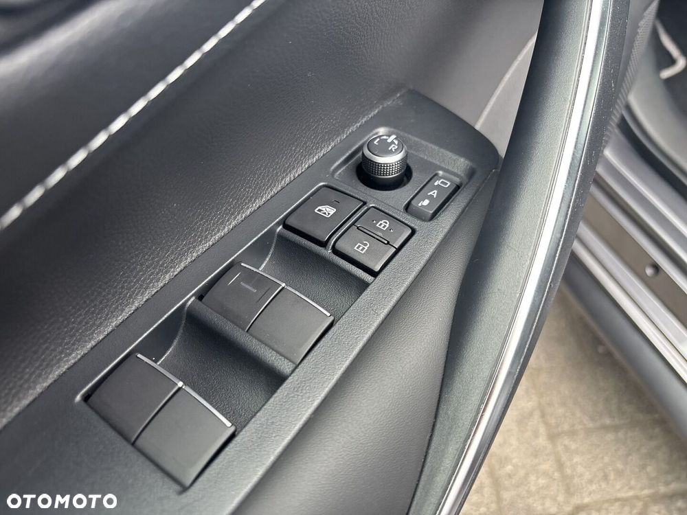 Toyota Corolla 2.0 Hybrid Style - 19