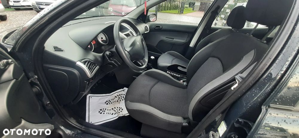 Peugeot 206 plus - 29