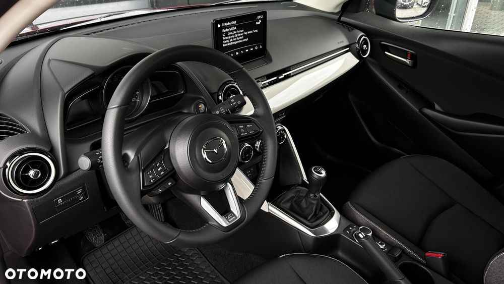 Mazda 2 - 10