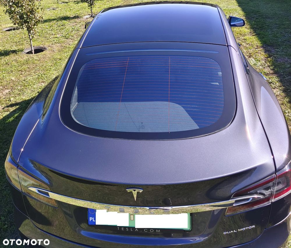 Tesla Model S - 15