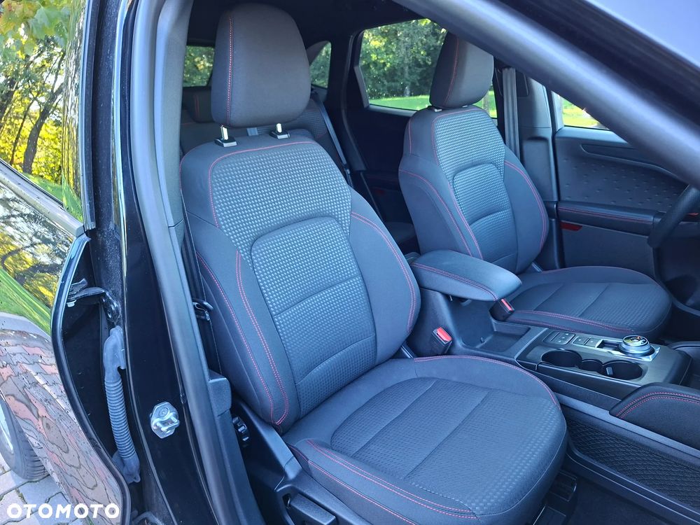 Ford Kuga - 22