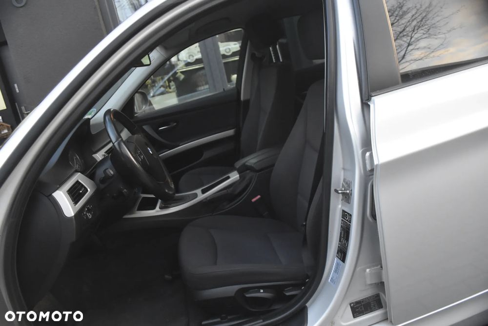 BMW Seria 3 318i Edition Sport - 7