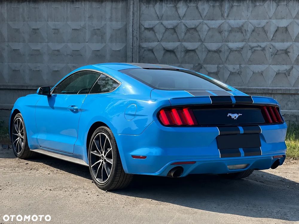 Ford Mustang - 7