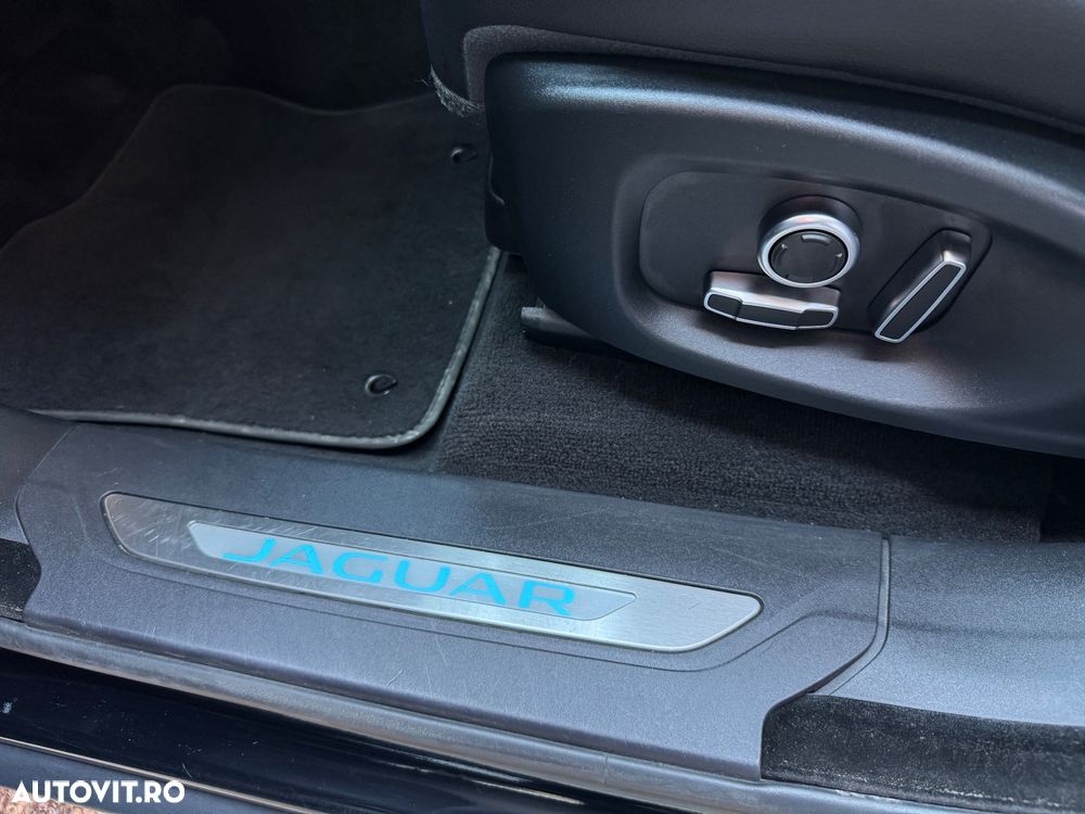 Jaguar F-Pace 20d AWD Aut. R-Sport - 17