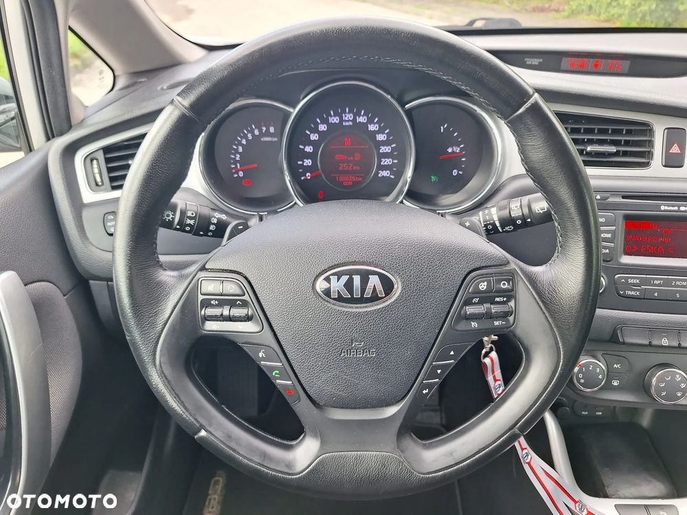 Kia Ceed 1.6 GDI L DCT - 10
