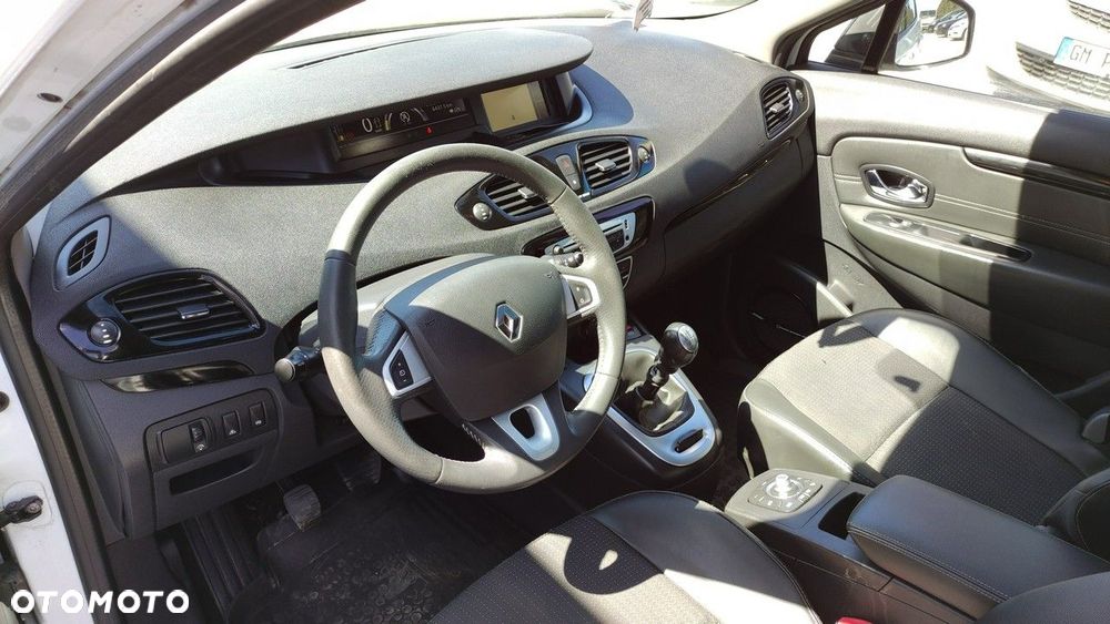 Renault Grand Scenic - 33