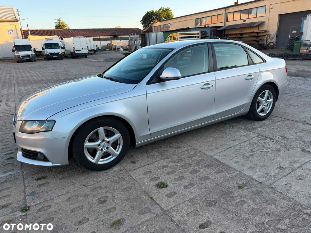 Audi A4 Limousine - 5